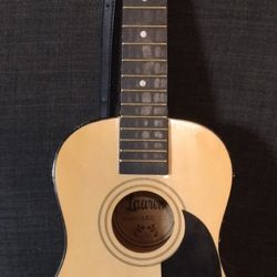 Laura la30- a Student Guitar