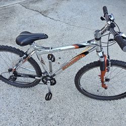 Schwinn Aluminum Comp Mountain Bike - Last Service Was A Year Ago - Good Condition!