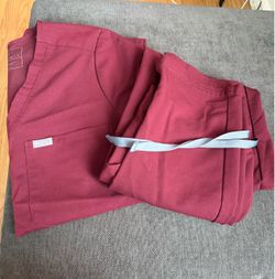 FIGS SCRUBS (SIZE:SMALL)