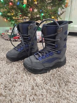 Kids sz 13 Snowboard Boots