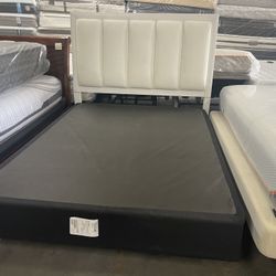 QUEEN SIZE BED FRAME 🚚🚚 FREE DELIVERY🚚🚚
