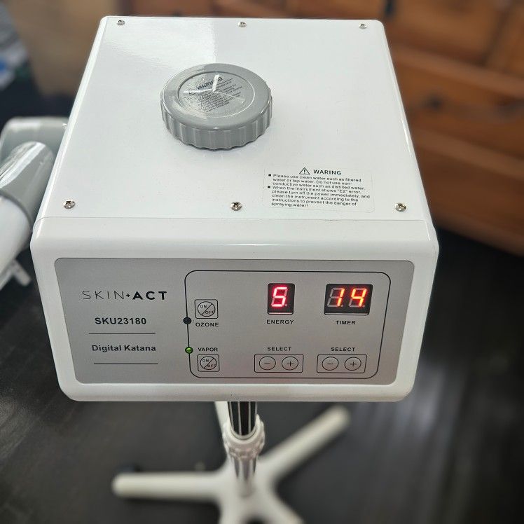 Skin Act Digital Katana SKU23180 Facial Steamer