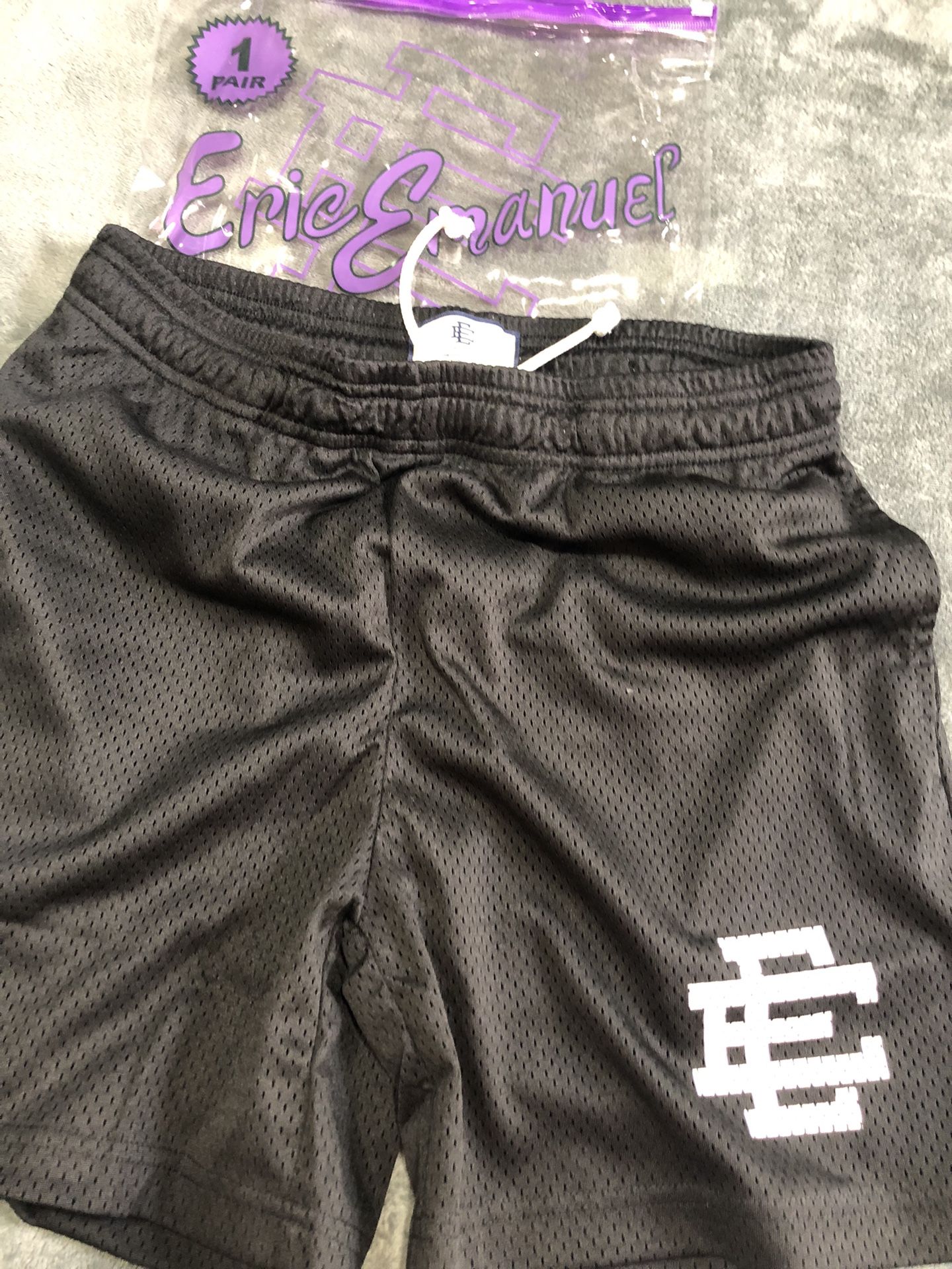 EE Logo Shorts. M,xl Only
