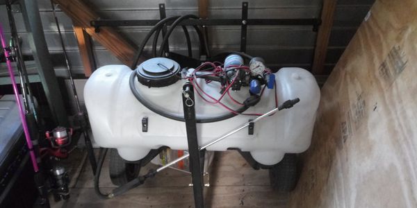 Country Way 15 Gallon lon Directional Sprayer for Sale in Pine Ridge