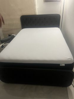 Cama Y Mattress . New