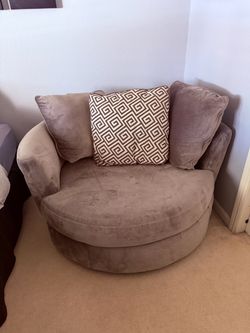 Extra Large Round Swivel Chair
