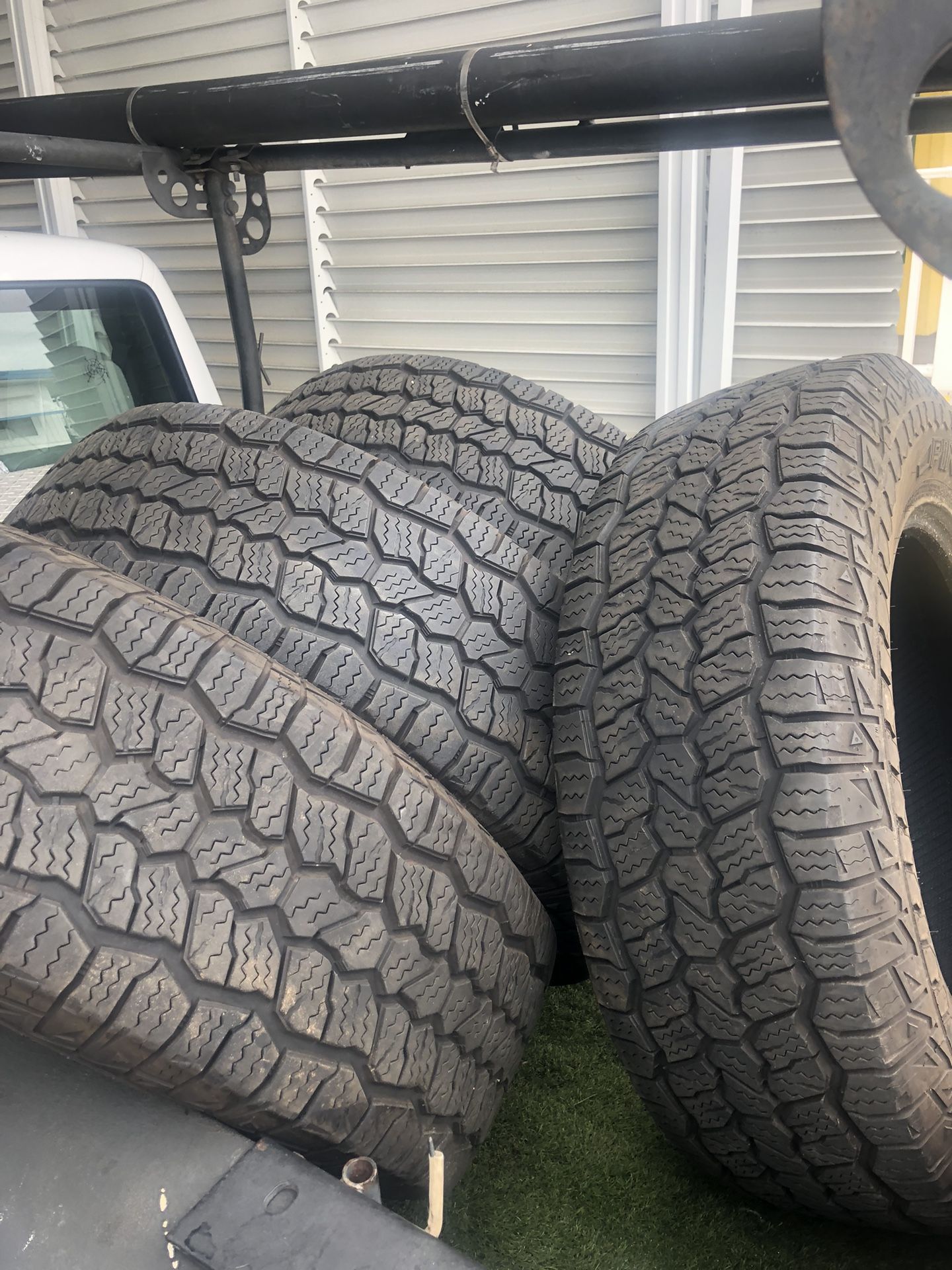 Like New. 275 65 18” VR/EDSTEIN PINZA A/T $450 Firm