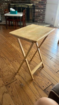 Folding table