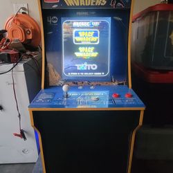 ARCADE SPACE INVADERS  