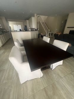 Dining Table + 4 Rolling Chairs