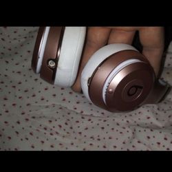 Beats solo 3 rose gold wireless