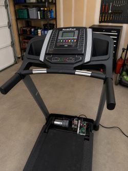 Nordic Track Treadmill works great missing cover