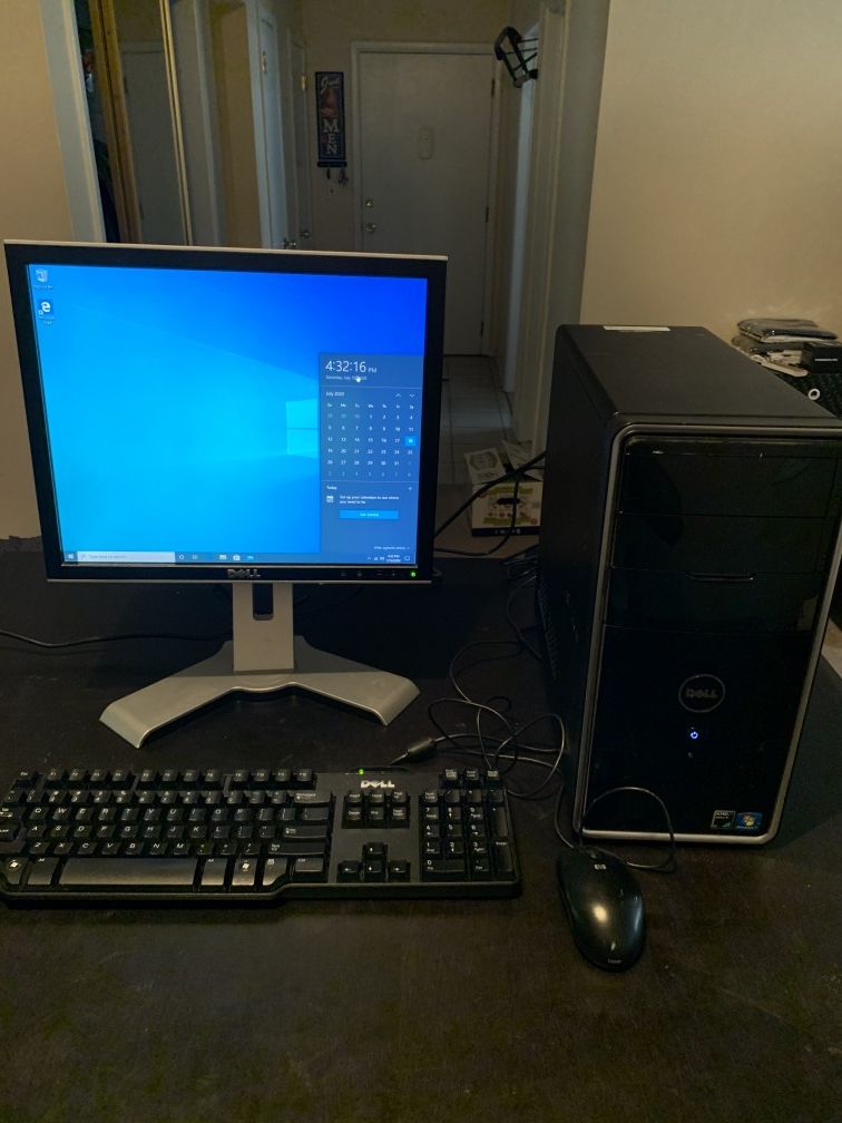 Wireless Dell Desktop computer, 2 LCD monitors and wireless keyboard and mouse