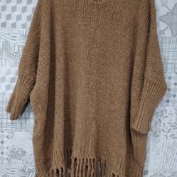 NEW  , Carla  Giannini Oversized made in Italy Solid color Sweater  with fringe ,one size fit all .