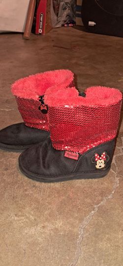 Minnie Mouse stylish winter boots