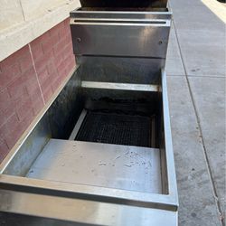Commercial deep fryer