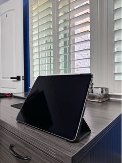 Apple - 13-inch iPad Air M3 chip Built for Apple Intelligence Wi-Fi + Cellular 256GB - Space Gray + Apple Pencil Pro