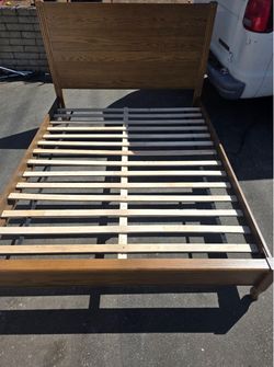 Queen - Wood Bed Frame with Headboard and Slats