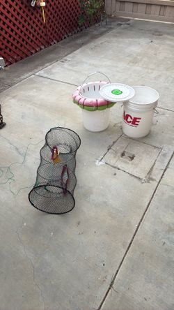 Crawfish/live bait net and live bait bucket