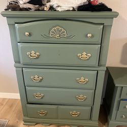 Dresser + 2 Night stands + 2 Lamps