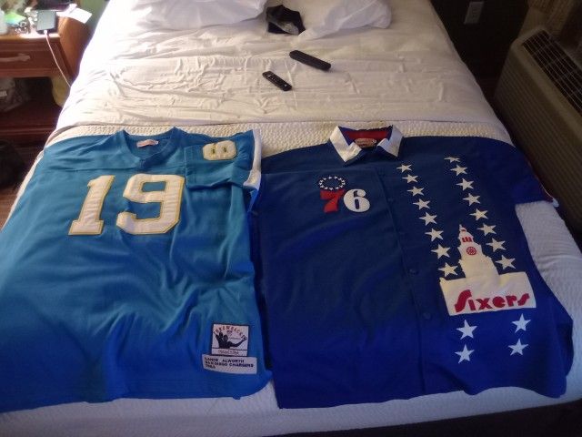 Bundle Official 2 Mitchell &Ness Throwback Jerseys