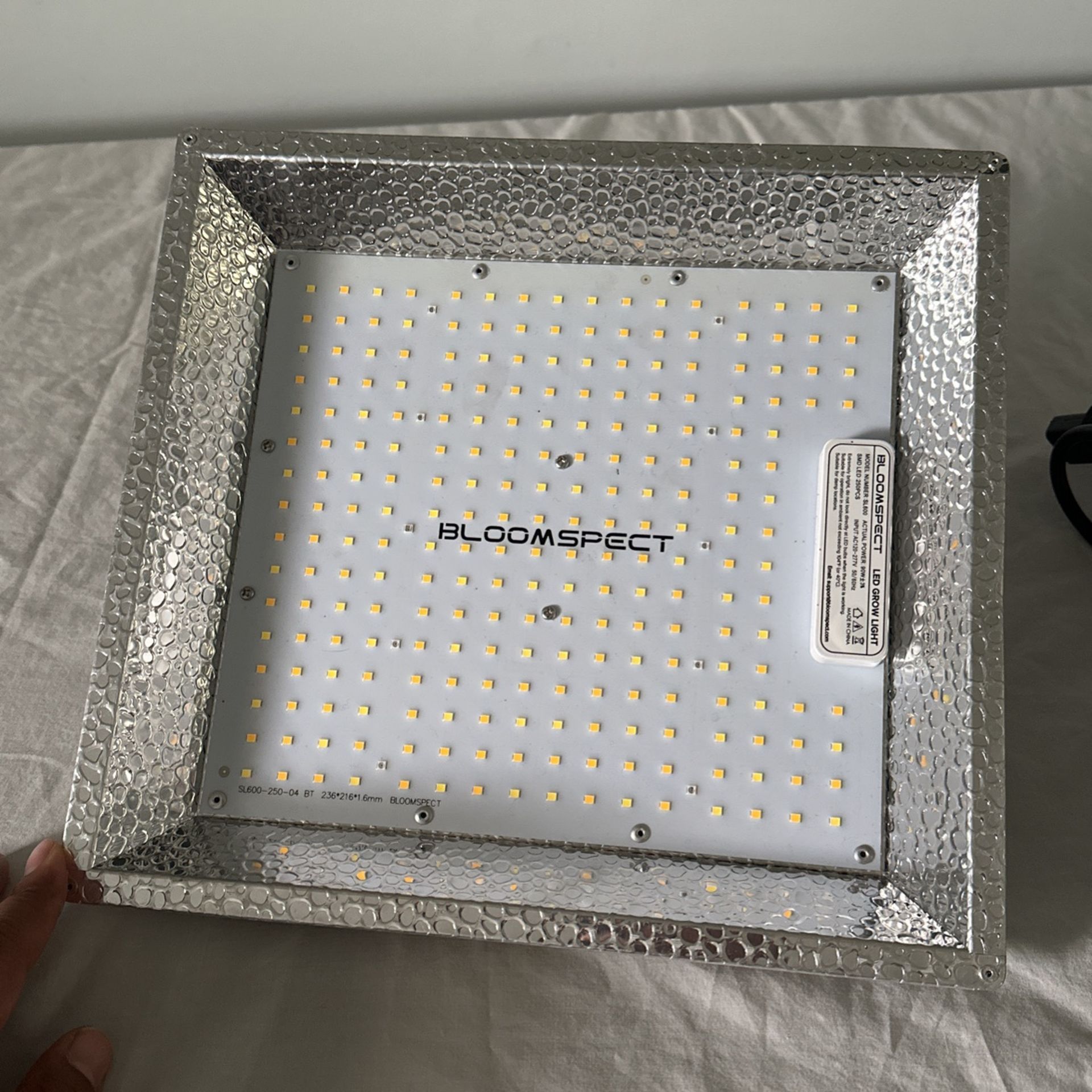 Bloomspect LED grow light