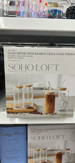 glass cups with bamboo lids and glass straw
