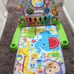 Fisher-Price Baby Playmat Deluxe Kick & Play Piano Gym with Musical 
