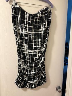 Black and white pencil skirt