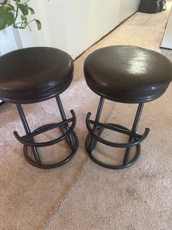 Set of 2 Bar Stools with Metal Frame