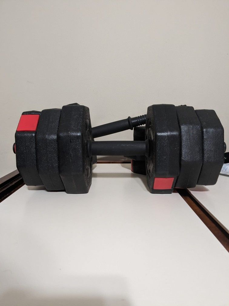 Set Of 2 - 21 Pounds Adjustable Dumbbells/Set de 2 Pesas de 21 Libras C/U