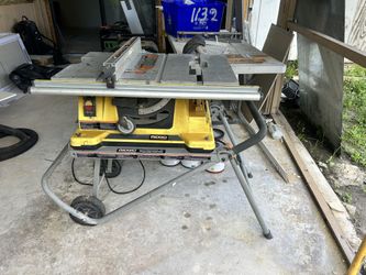 RIDGID Table Saw