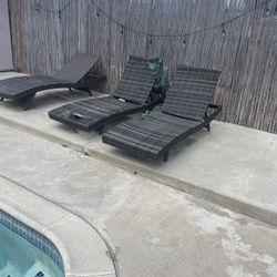 Lounge Chairs 