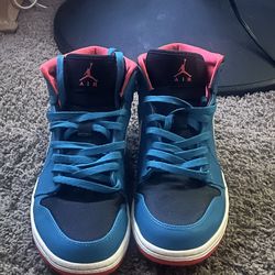Nike Air Jordan 1 Retro Mid "Teal"size 11
