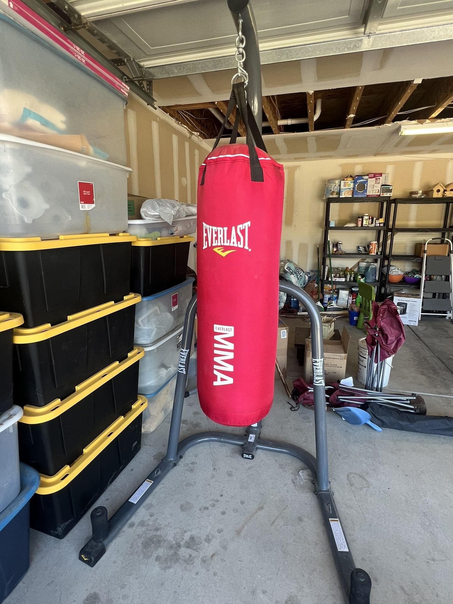 Everlast Punching Bag With Stand And 2 Sets Of Gloves.