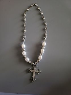 ✝️ Pearl & Rhinestone Cross Statement Necklace – Silver Tone Gothic Y2K