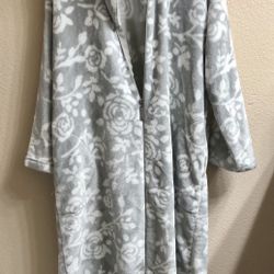 Noire Jasmine rose robe