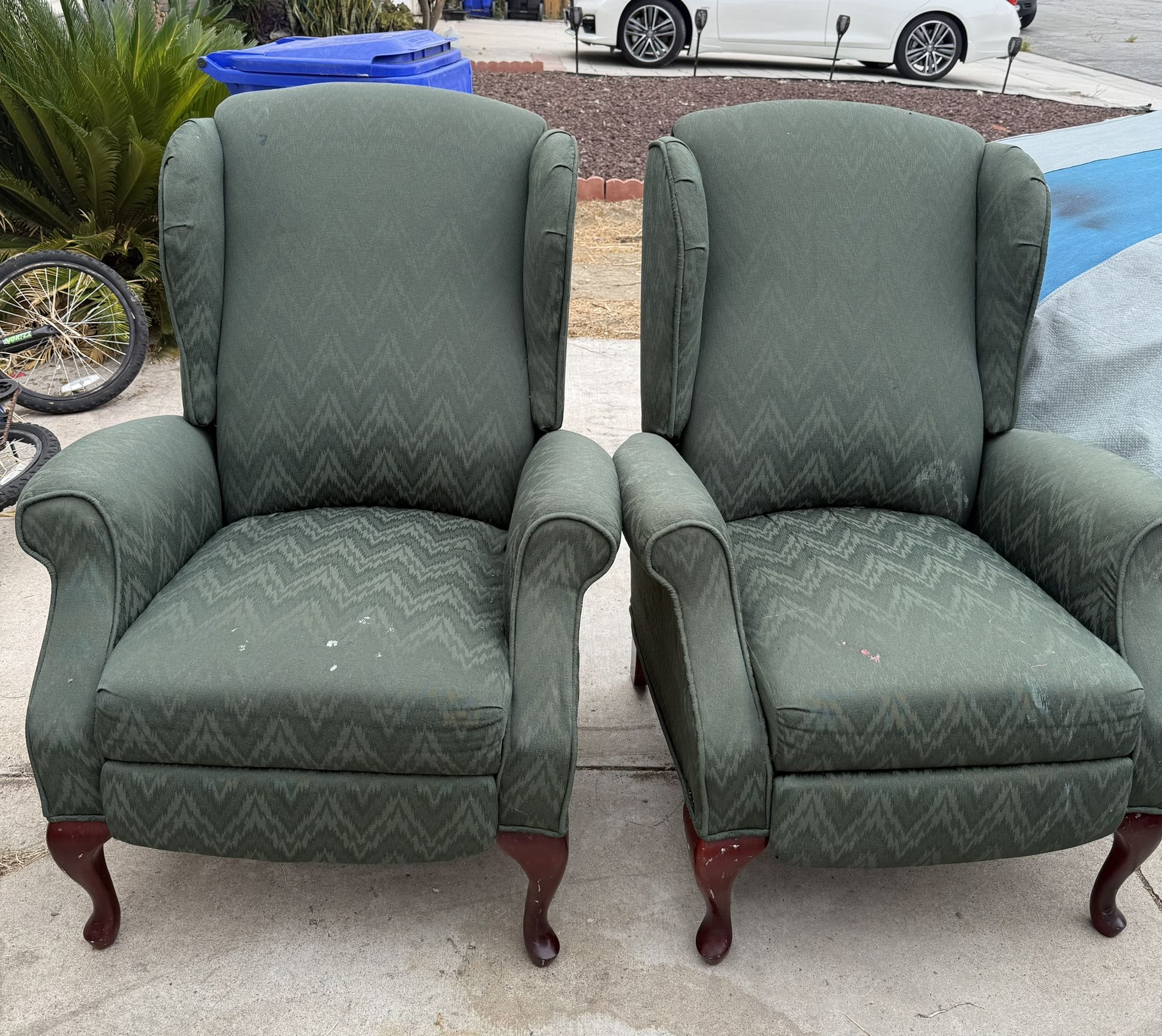 FREE Recliners (read) 