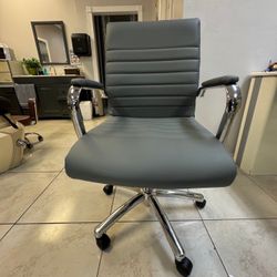Home / Modern Office Chair (Gray)