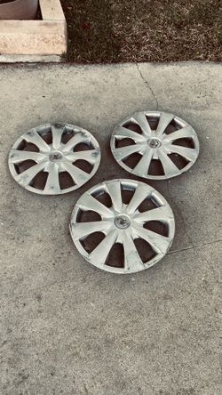 Toyota Corolla Hubcaps A Got 3 $25 Each Or $60 All Three