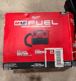 Milwaukee M12 FUEL 1.6 Gallon Wet/Dry Vacuum 0960-20