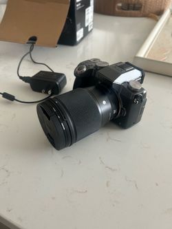 LUMIX DMC-G7K Camera with Lens