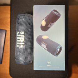 JBL Flip 6 speaker
