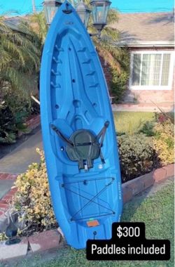 New Kayak Pelican 10 Ft Lifetime With Paddles