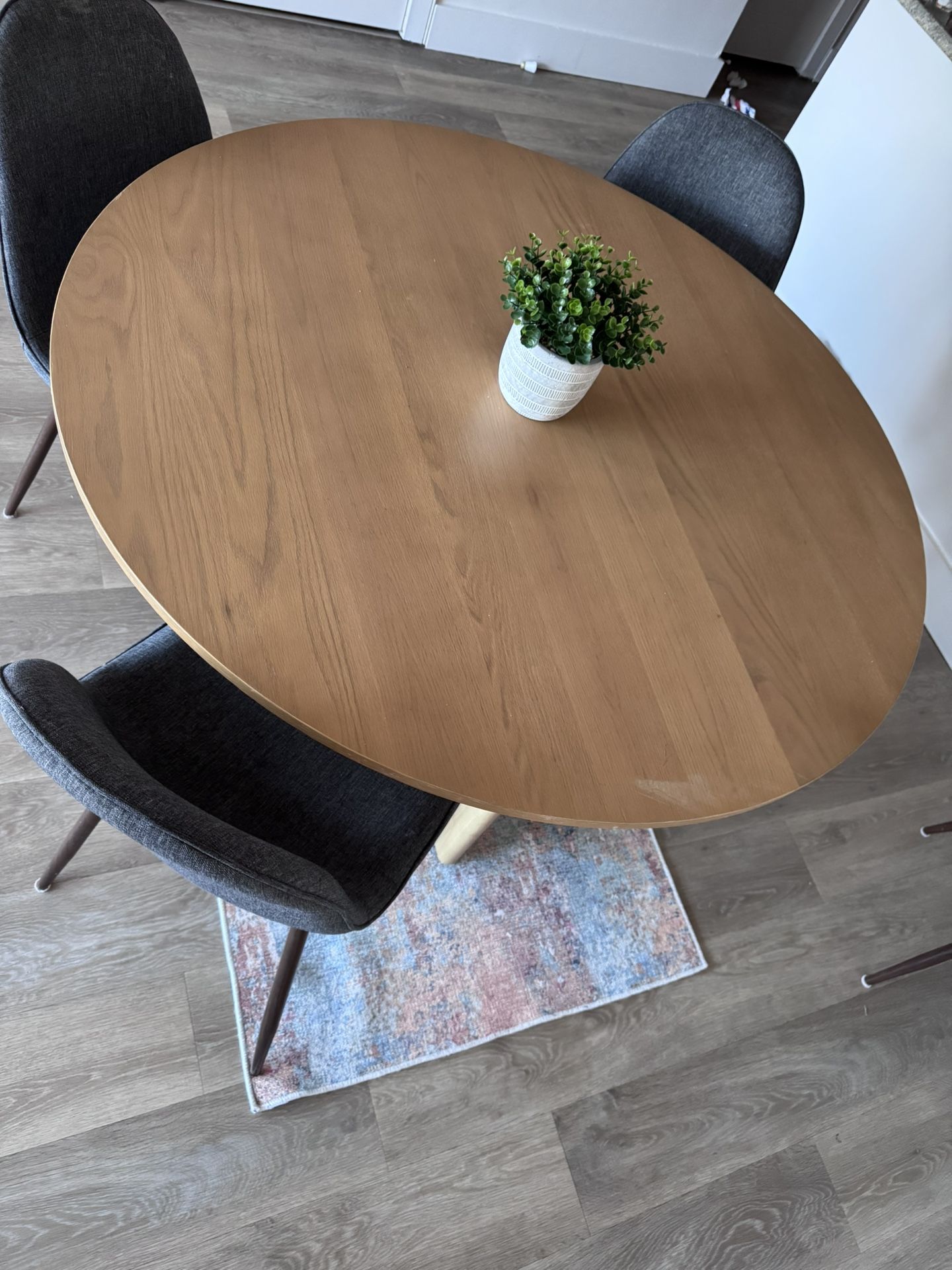 46” Modern Wood round Dining Table and Chair