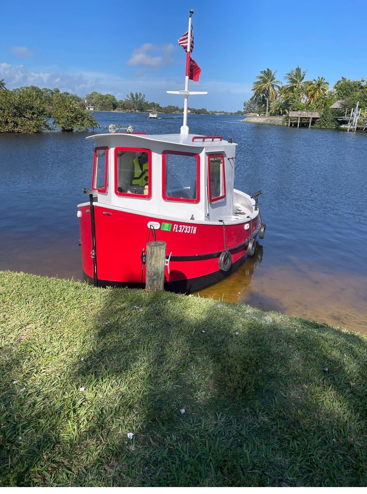 Tugboat 14’ Boat 25 Hp Yamaha 