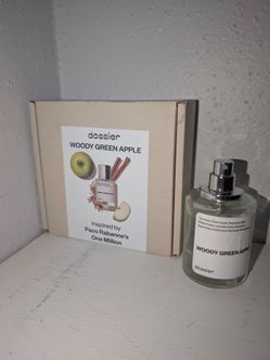 Woody green apple Dossier fragrance
