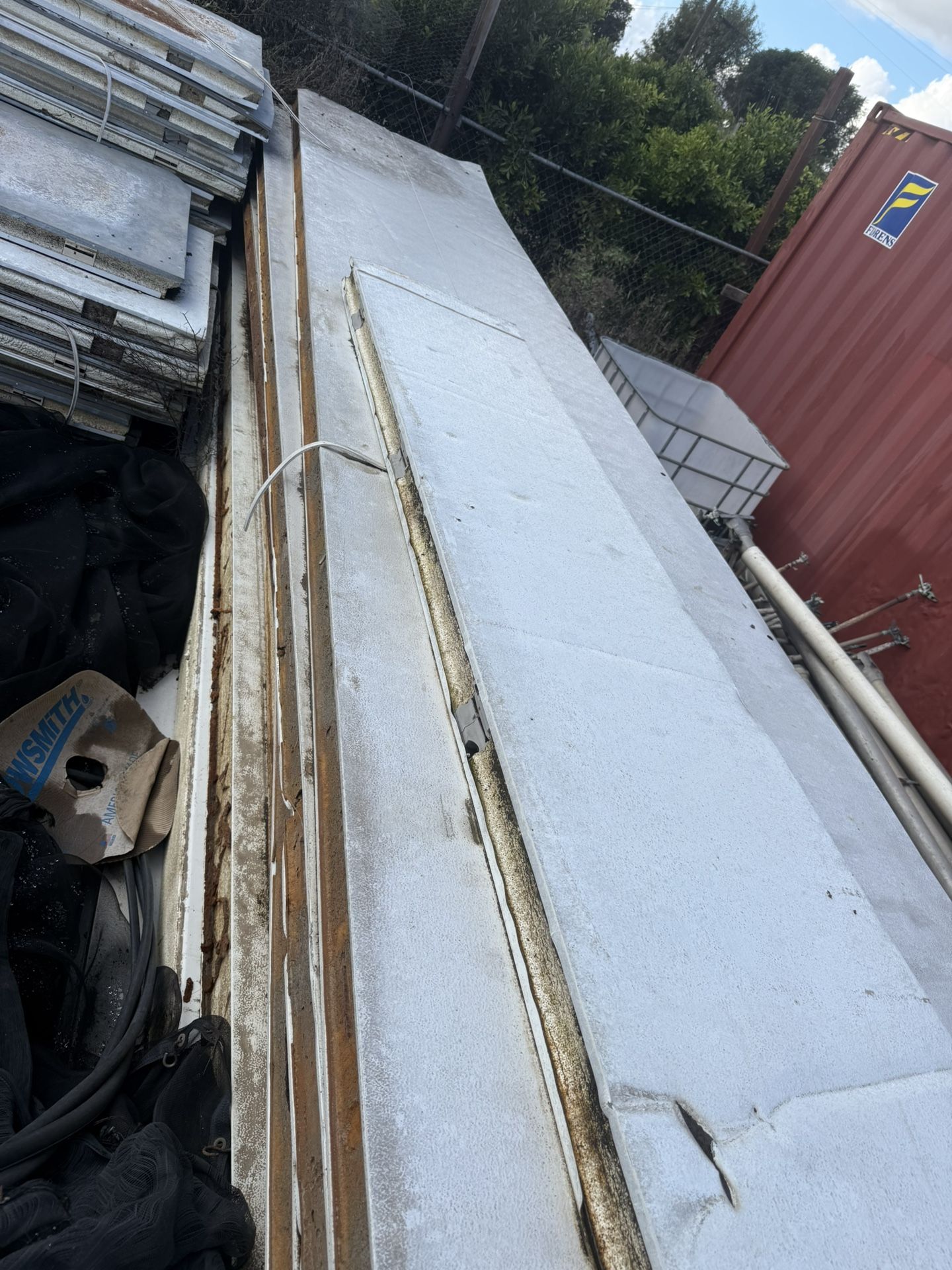 parts to assemble an ice Cooler