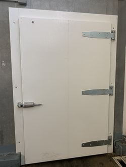 WALK IN COOLER FREEZERS