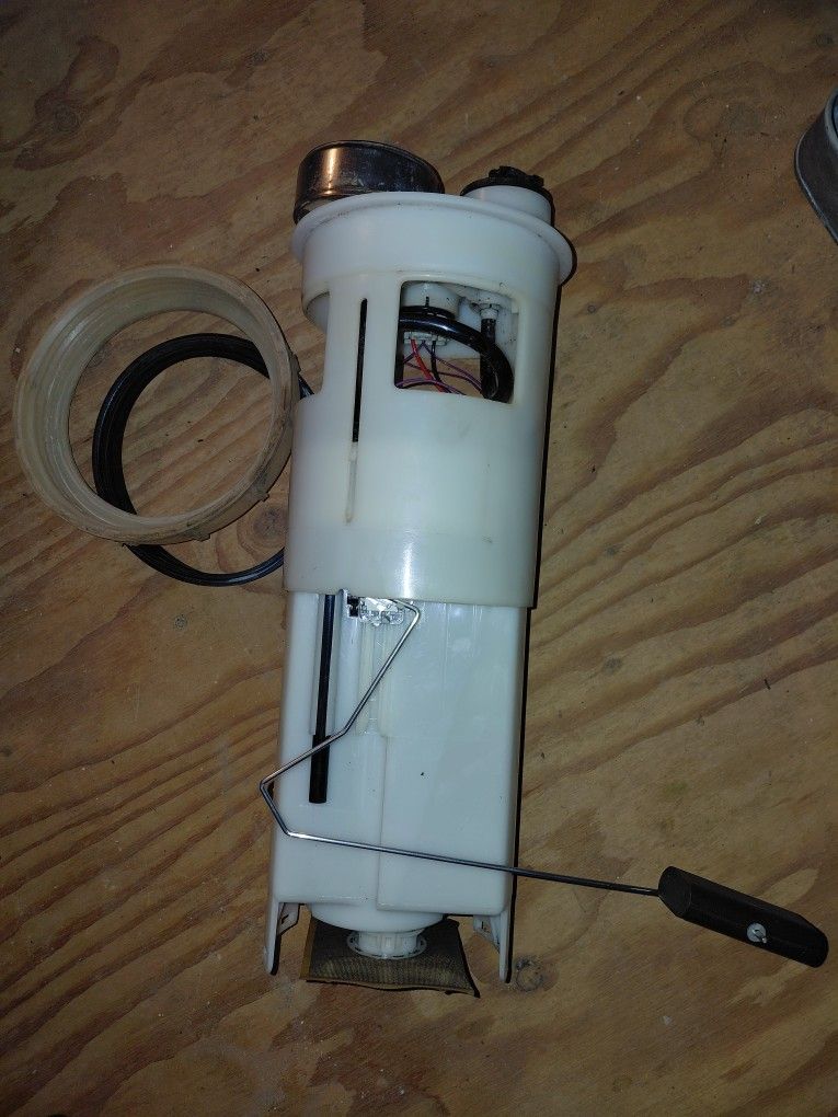 Fuel Pump Dodge 97 1500